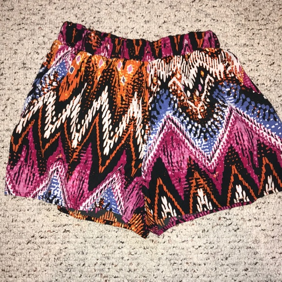 Aztec Patterned Shorts! - Picture 2 of 4